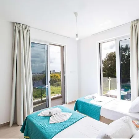 Villa Ymnia 2 *