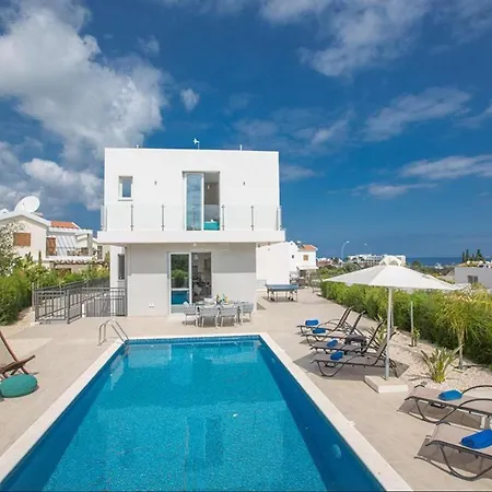 Villa Ymnia 2 * Protaras